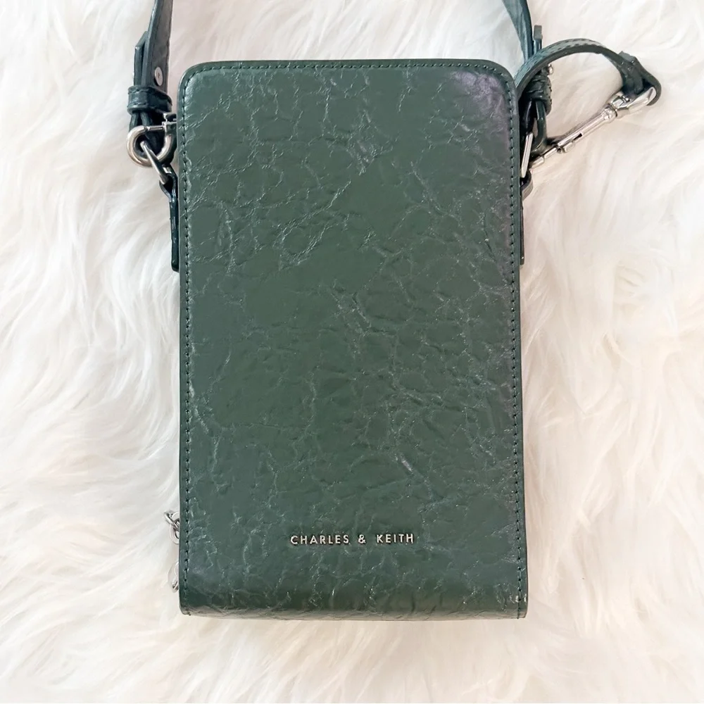 Rare Find Charles & Keith Wrinkled Effect Green Wallet Crossbody Bag - Picture 8 of 10
